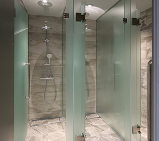 シャワールーム